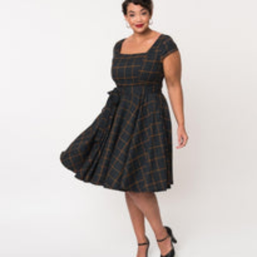 Magnolia Place Midnight & Mustard Checkered Cap Sleeve Anna Swing Dress